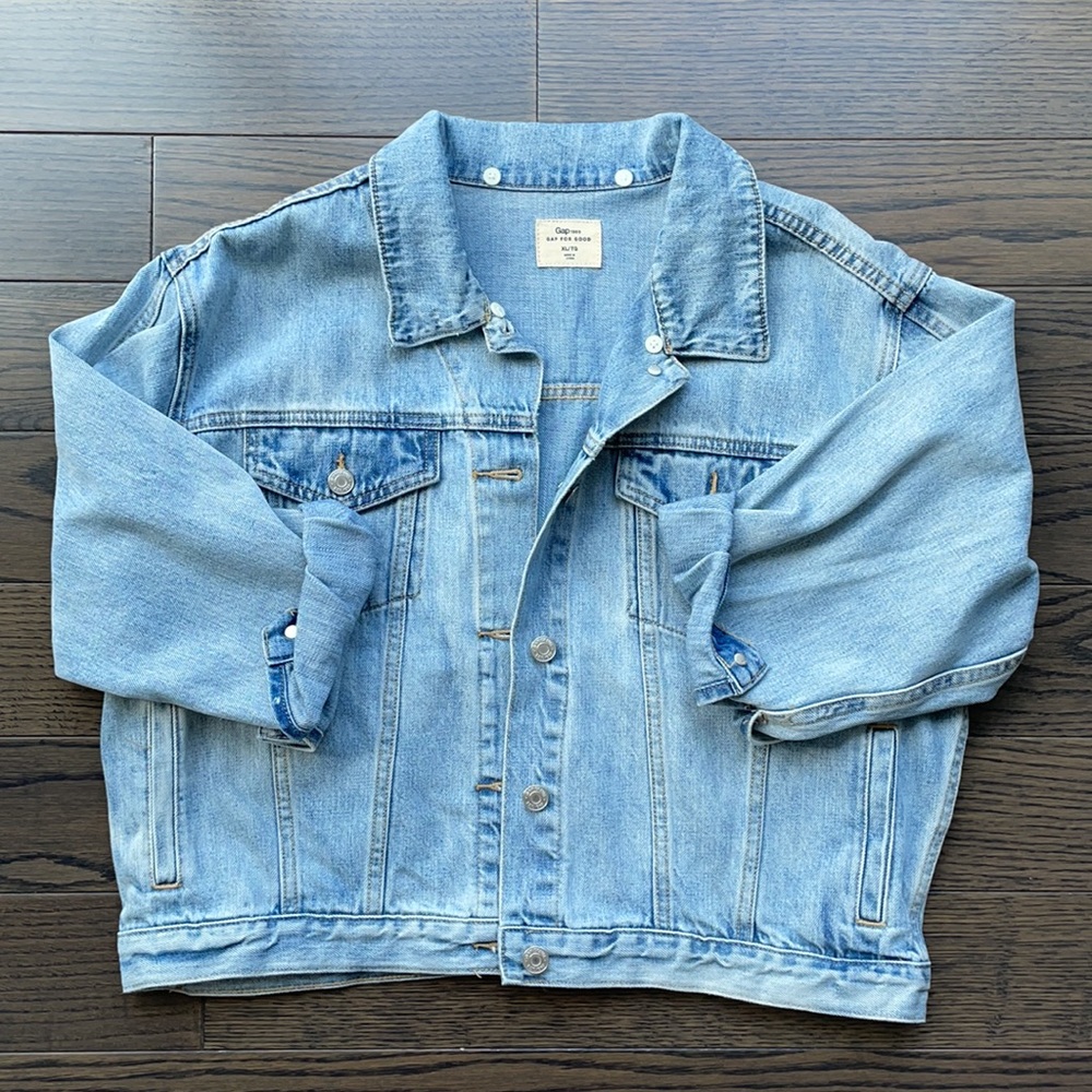 “OVERSIZED” DENIM JACKET (NWT)